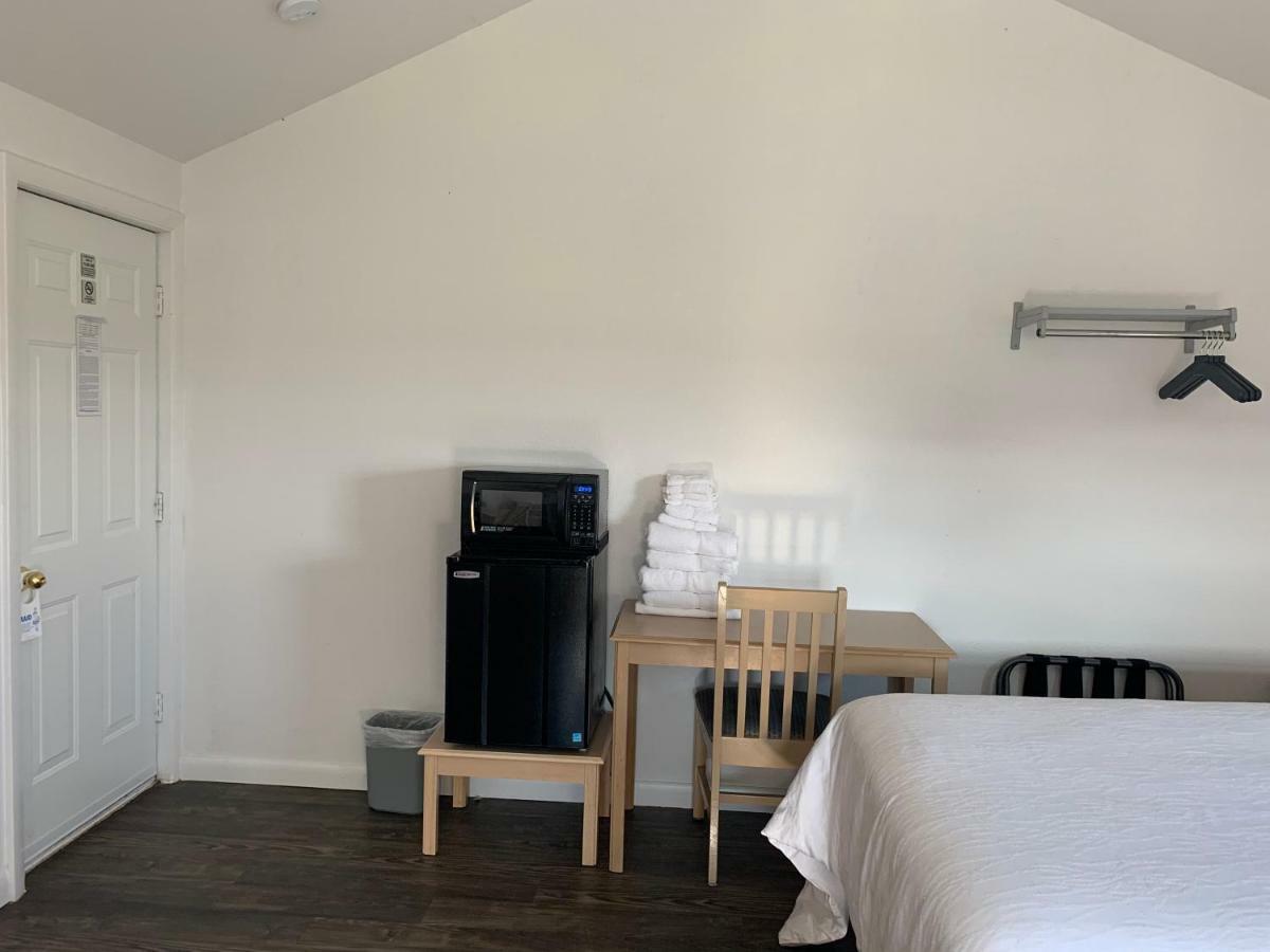 קייפ צ'ארלס Cape Motel מראה חיצוני תמונה